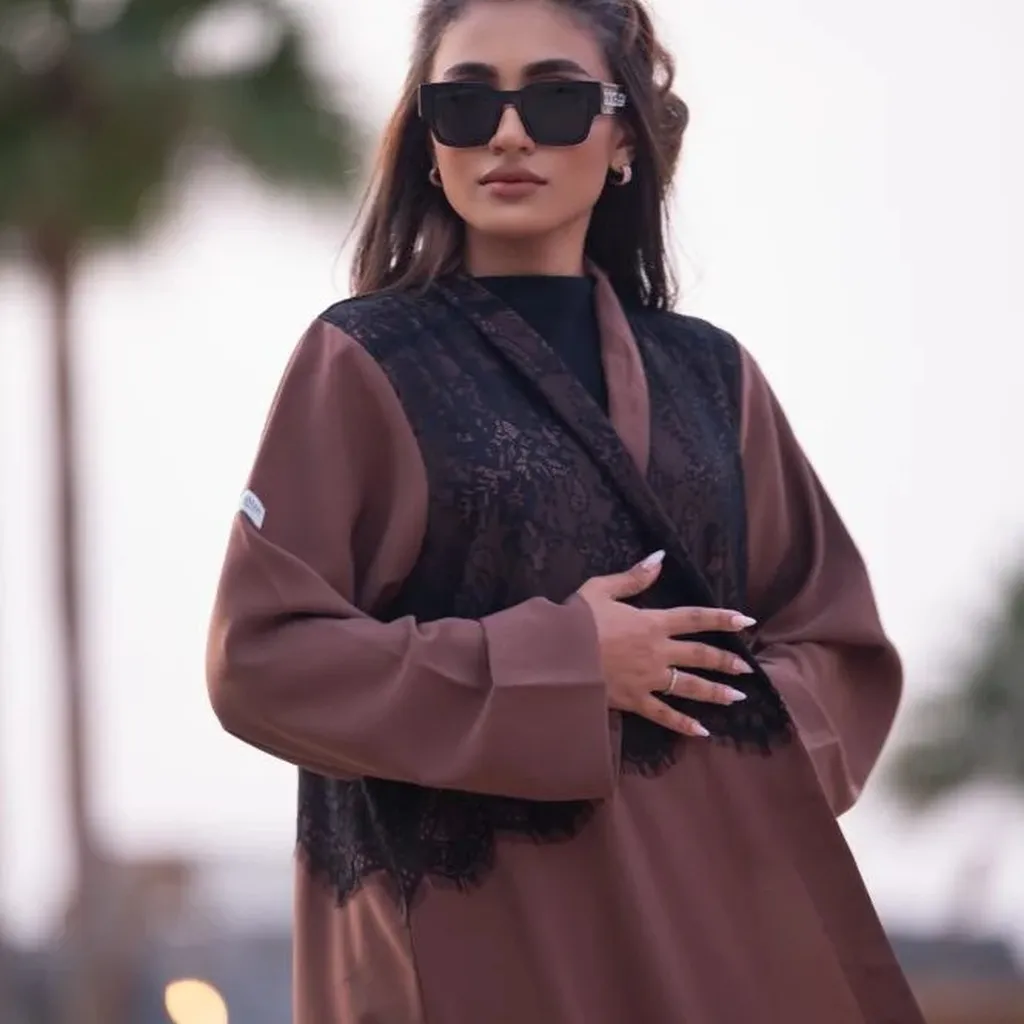 6eb8ef7a-cedf-4795-a06e-5b37ab12ba44-665_1024x1024_crop.webp