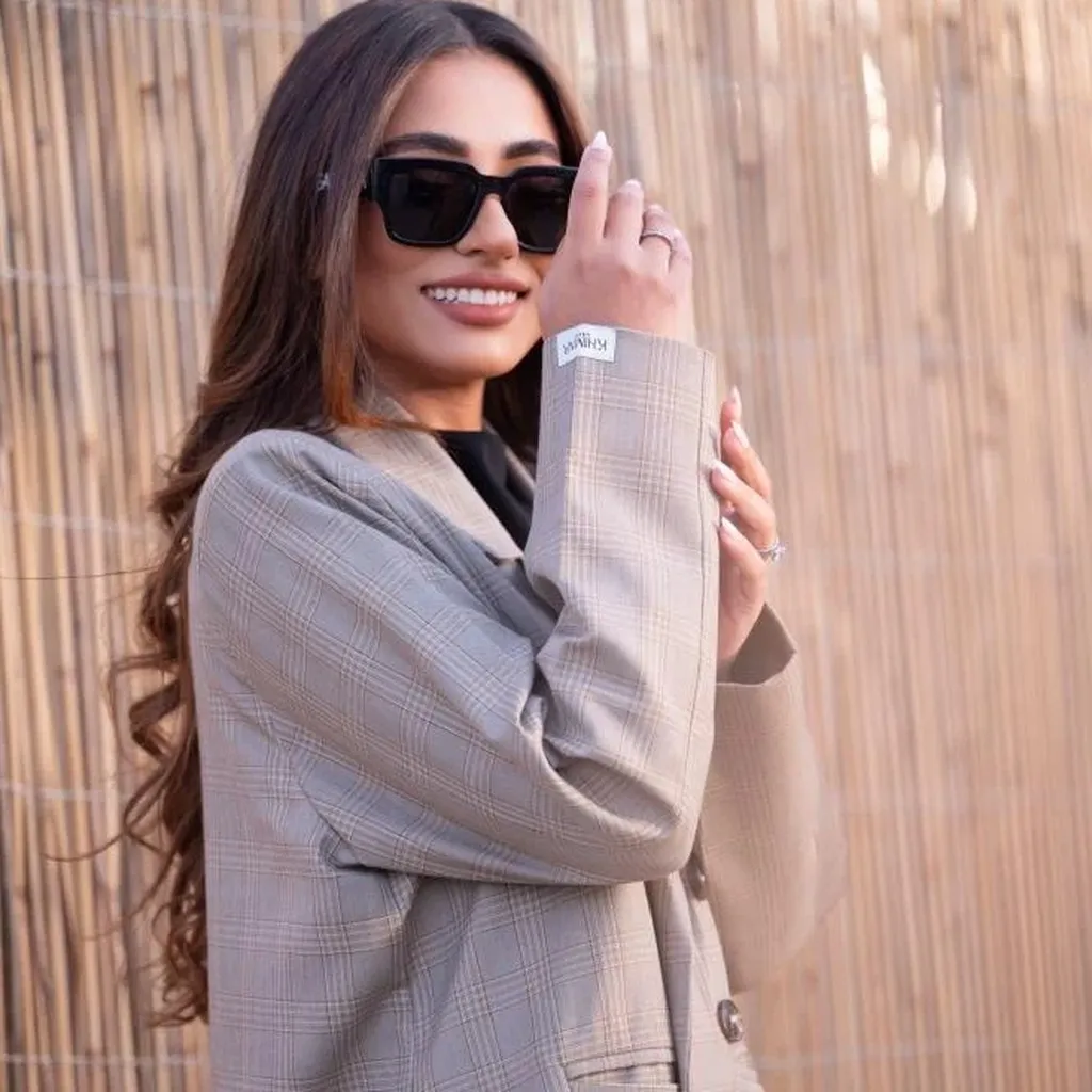 beige_03_1024x1024.webp