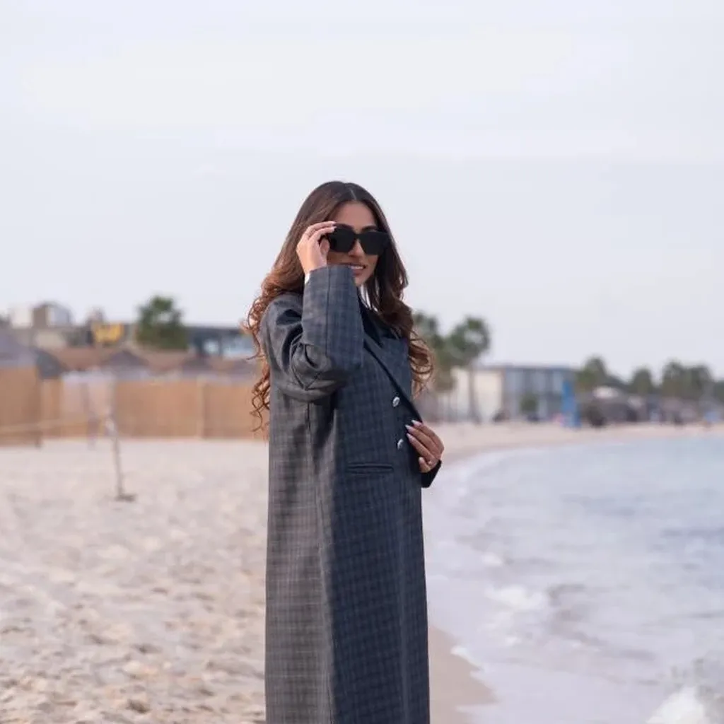 gray_set_03_1024x1024.webp